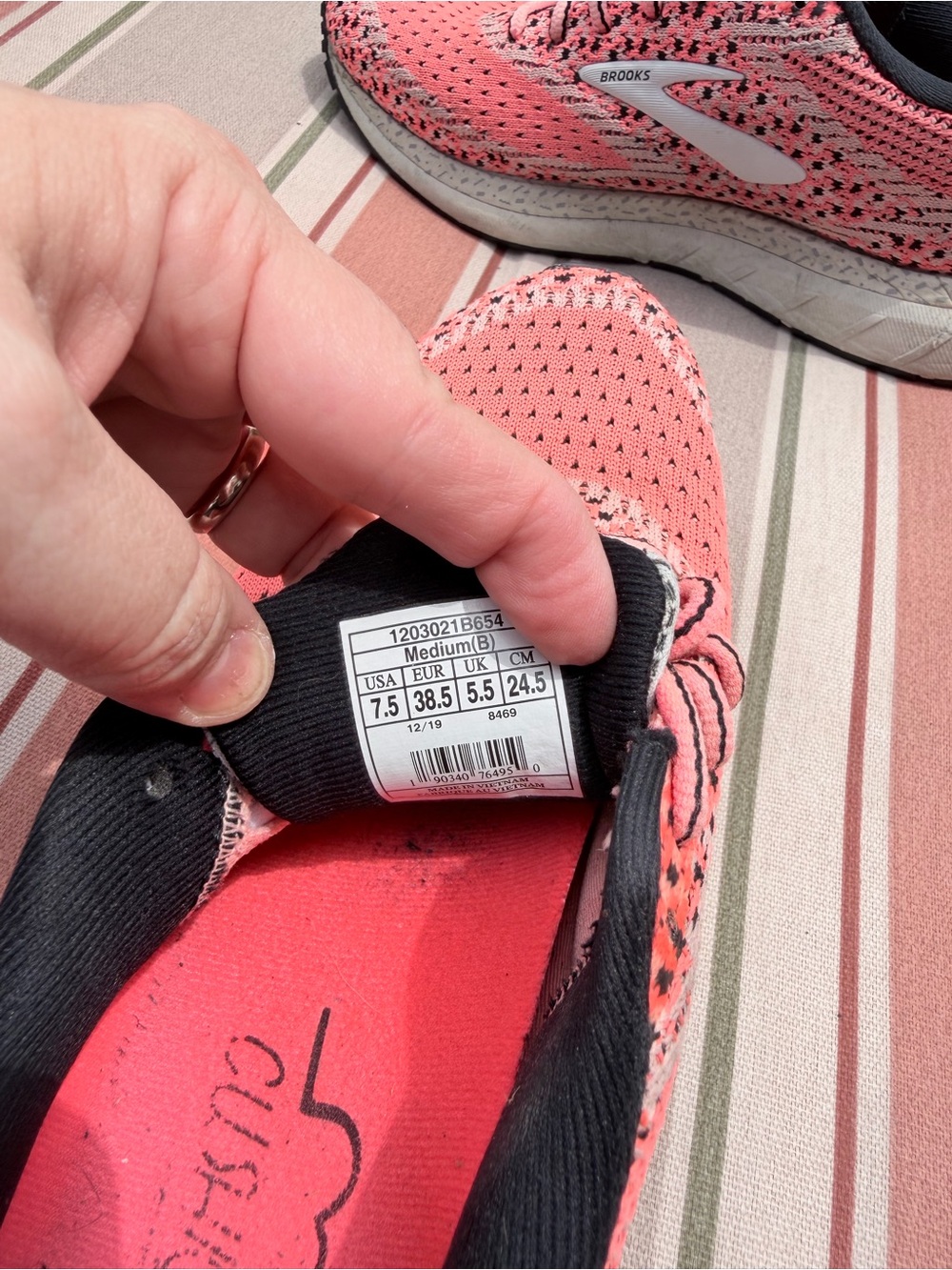 Brooks Women's Coral Running Sneakers size 7.5 - Picture 4 of 4